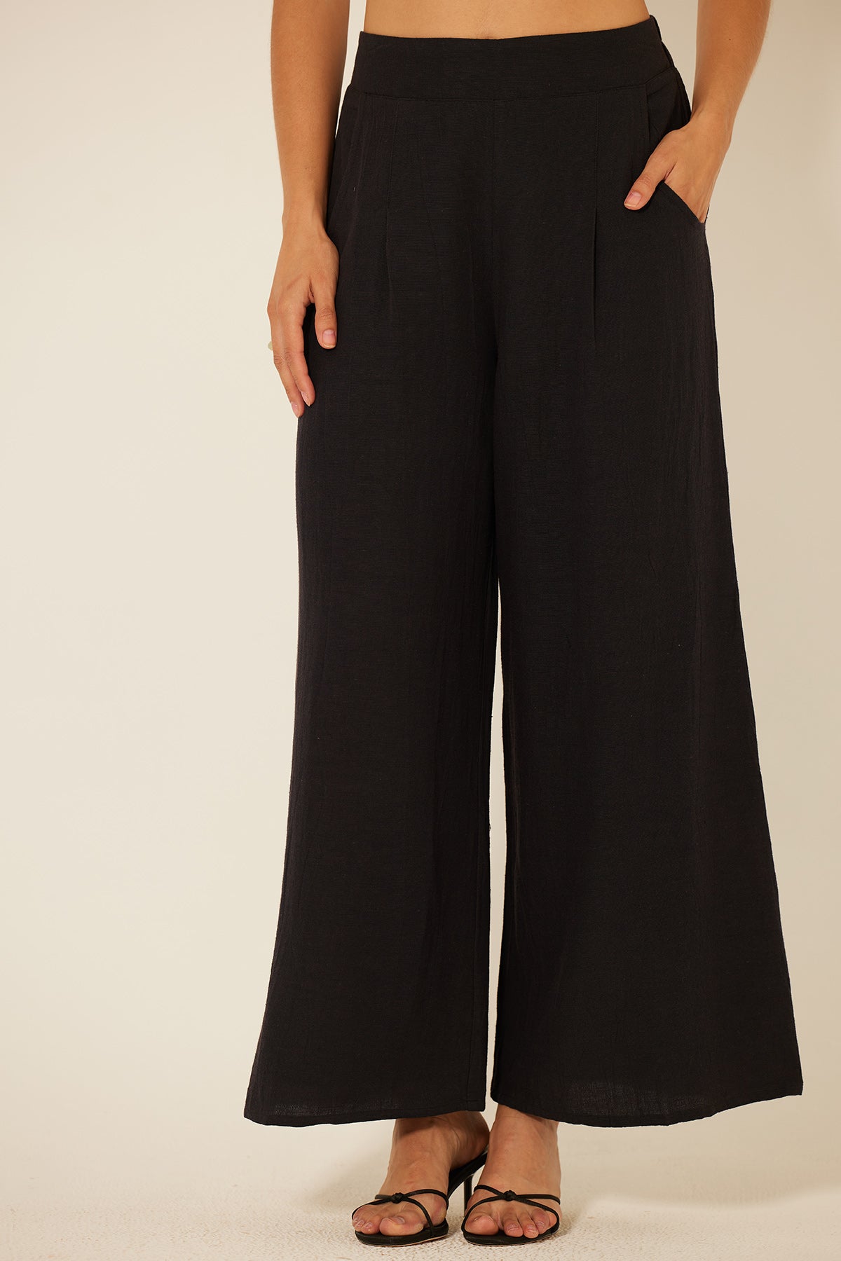 Valerie Pant